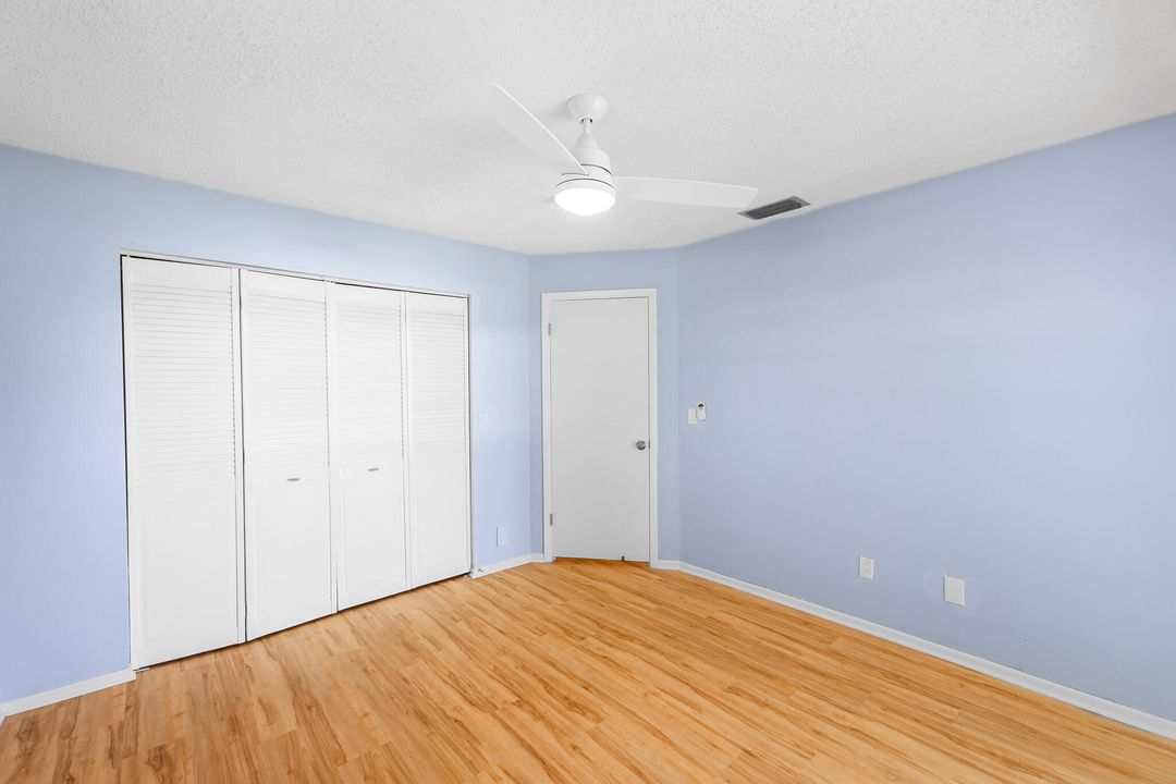 For Sale: $169,000 (2 beds, 2 baths, 992 Square Feet)