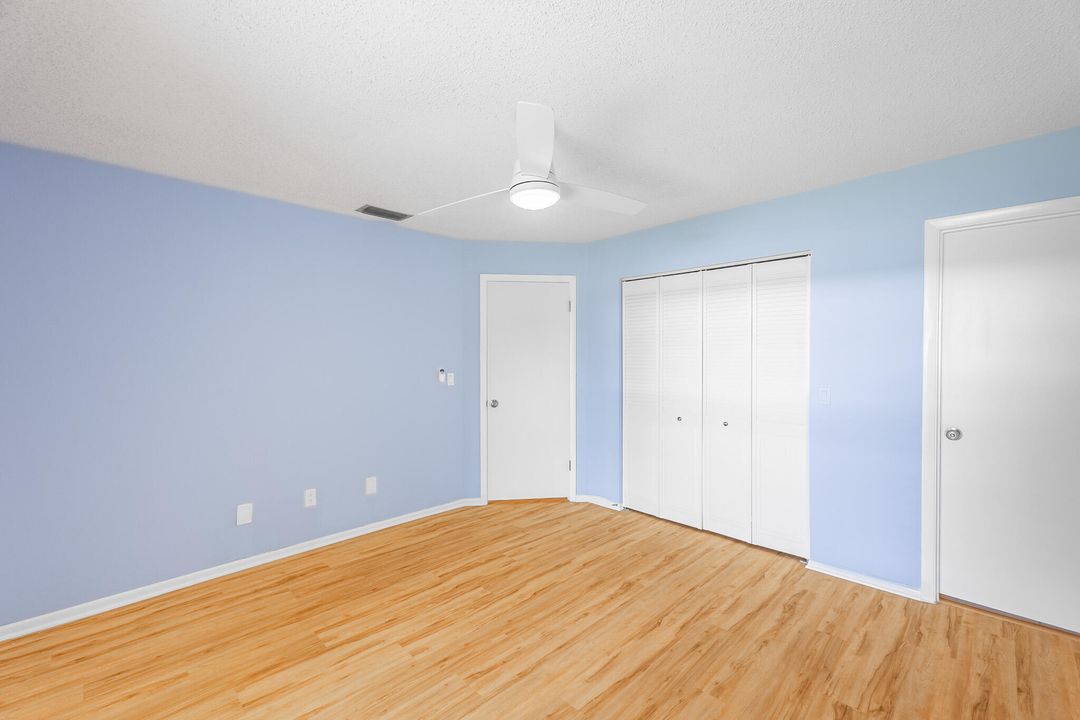 For Sale: $169,000 (2 beds, 2 baths, 992 Square Feet)