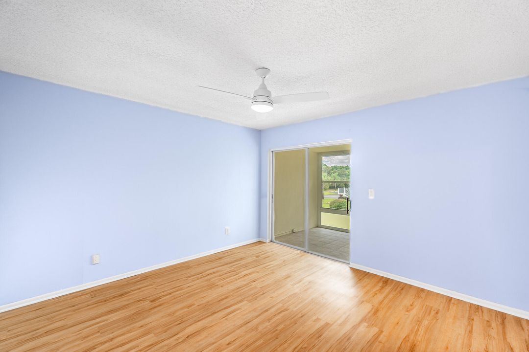 For Sale: $169,000 (2 beds, 2 baths, 992 Square Feet)