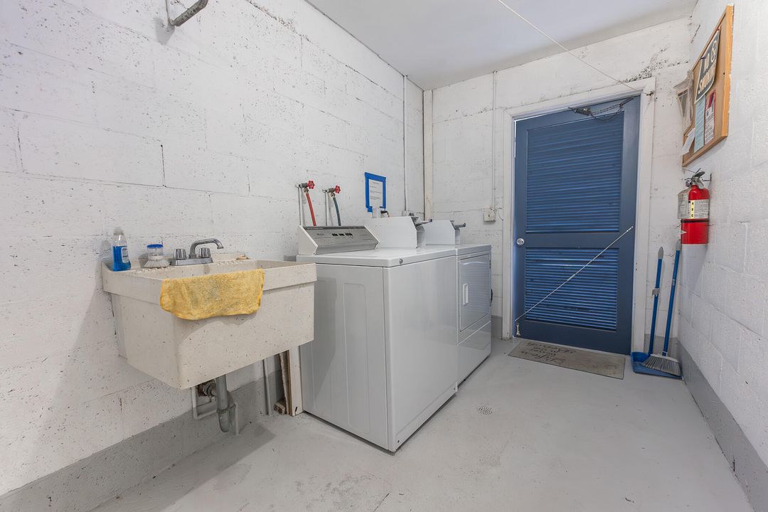 For Sale: $169,000 (2 beds, 2 baths, 992 Square Feet)