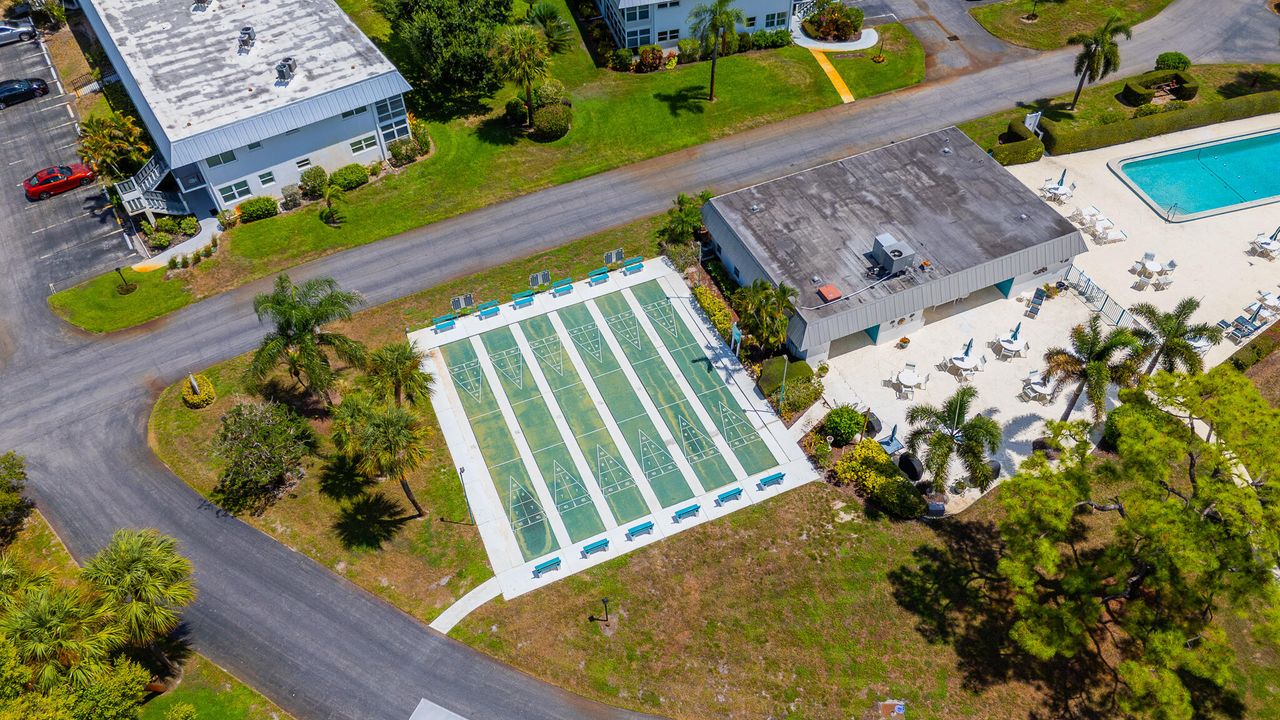 For Sale: $169,000 (2 beds, 2 baths, 992 Square Feet)