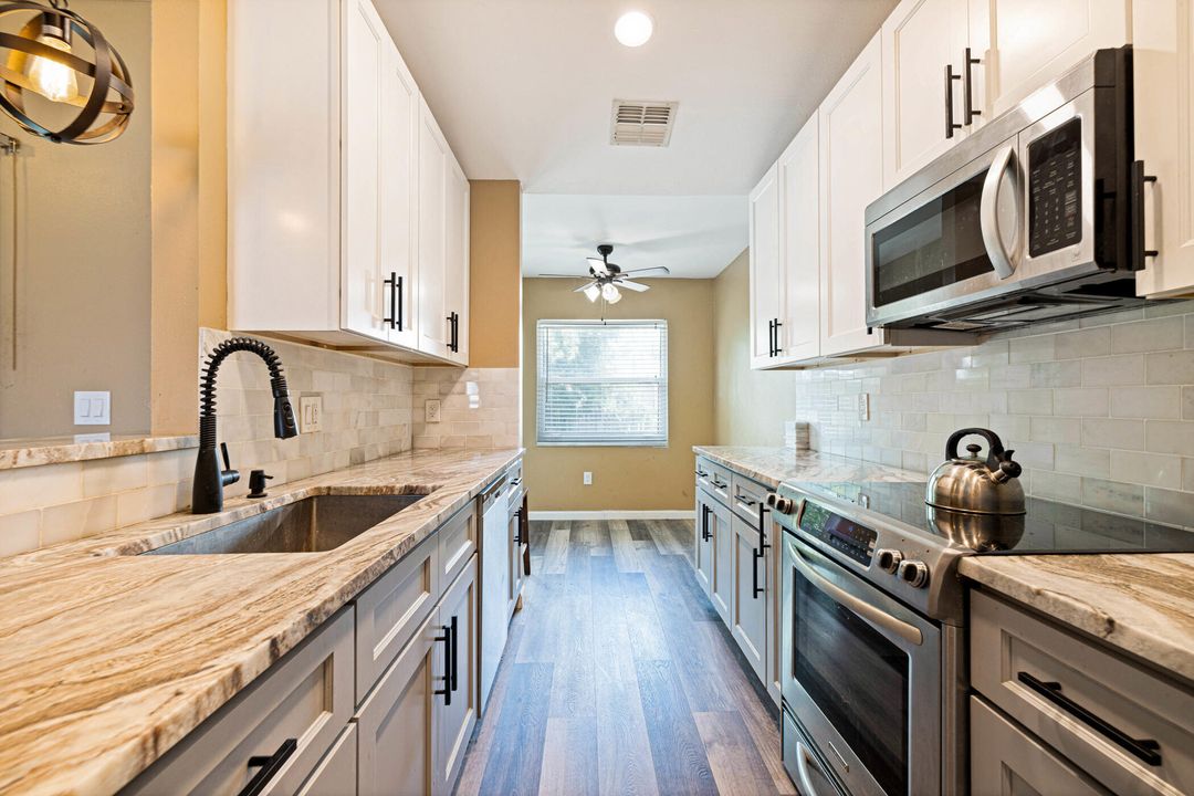 For Sale: $389,900 (3 beds, 2 baths, 1370 Square Feet)