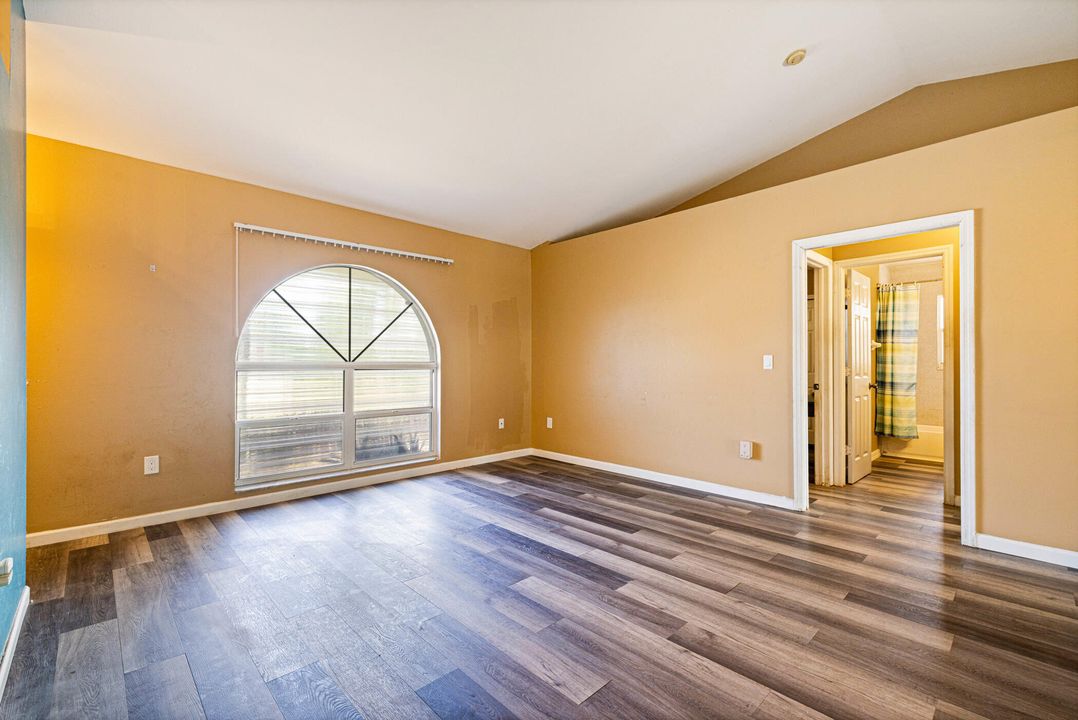 For Sale: $389,900 (3 beds, 2 baths, 1370 Square Feet)