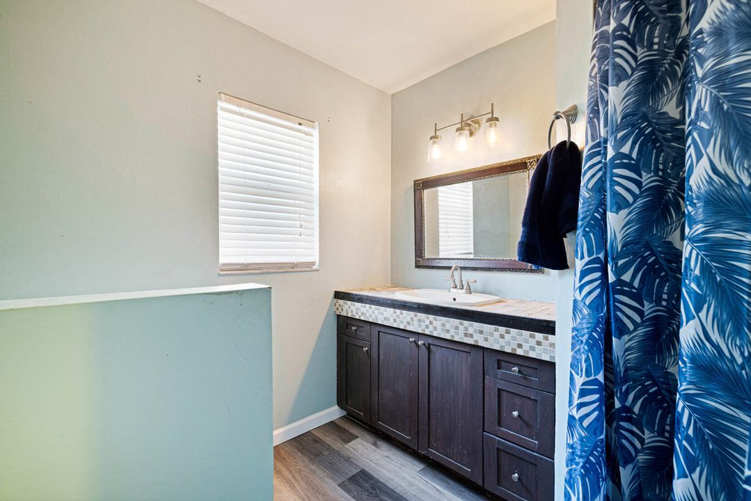 For Sale: $389,900 (3 beds, 2 baths, 1370 Square Feet)