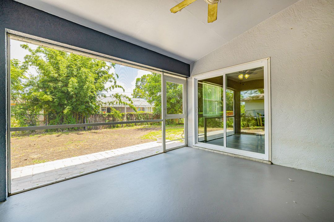 For Sale: $389,900 (3 beds, 2 baths, 1370 Square Feet)