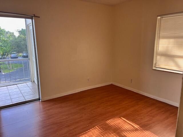 Под контрактом: $1,895 (2 спален, 2 ванн, 847 Квадратных фут)