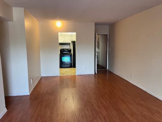 Под контрактом: $1,895 (2 спален, 2 ванн, 847 Квадратных фут)