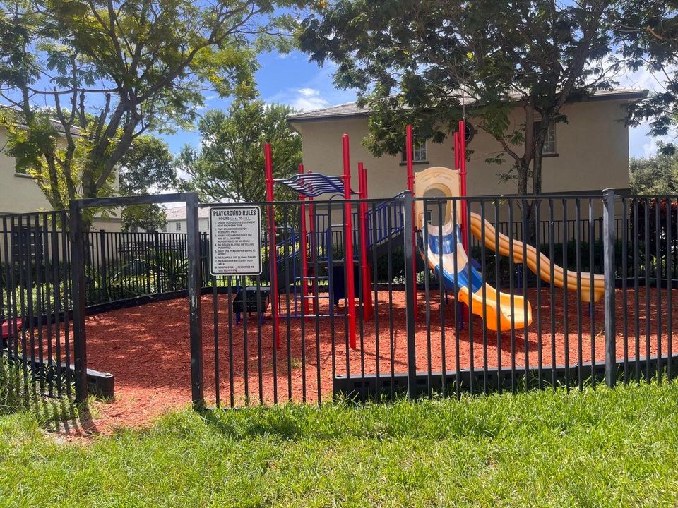 En Venta: $250,000 (2 camas, 2 baños, 1206 Pies cuadrados)