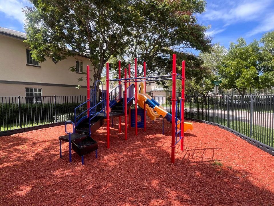 En Venta: $250,000 (2 camas, 2 baños, 1206 Pies cuadrados)