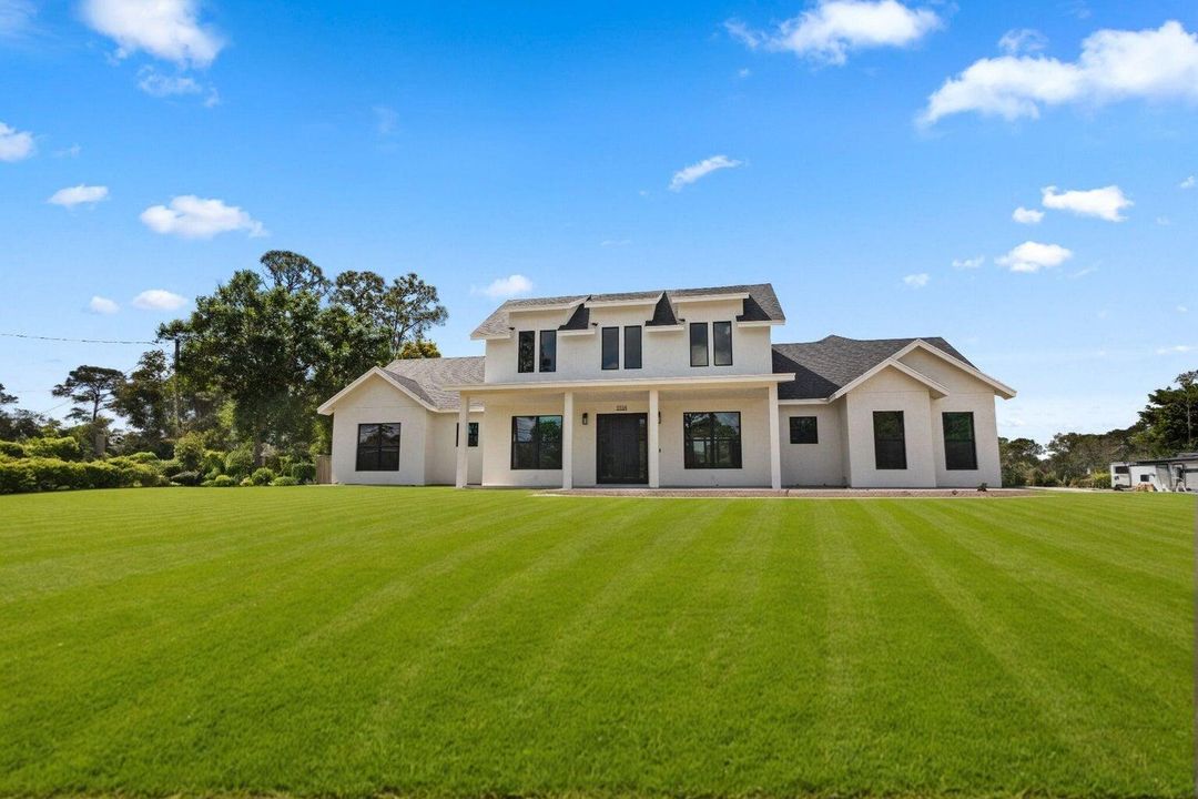 最近售出: $899,999 (4 贝兹, 3 浴室, 3360 平方英尺)