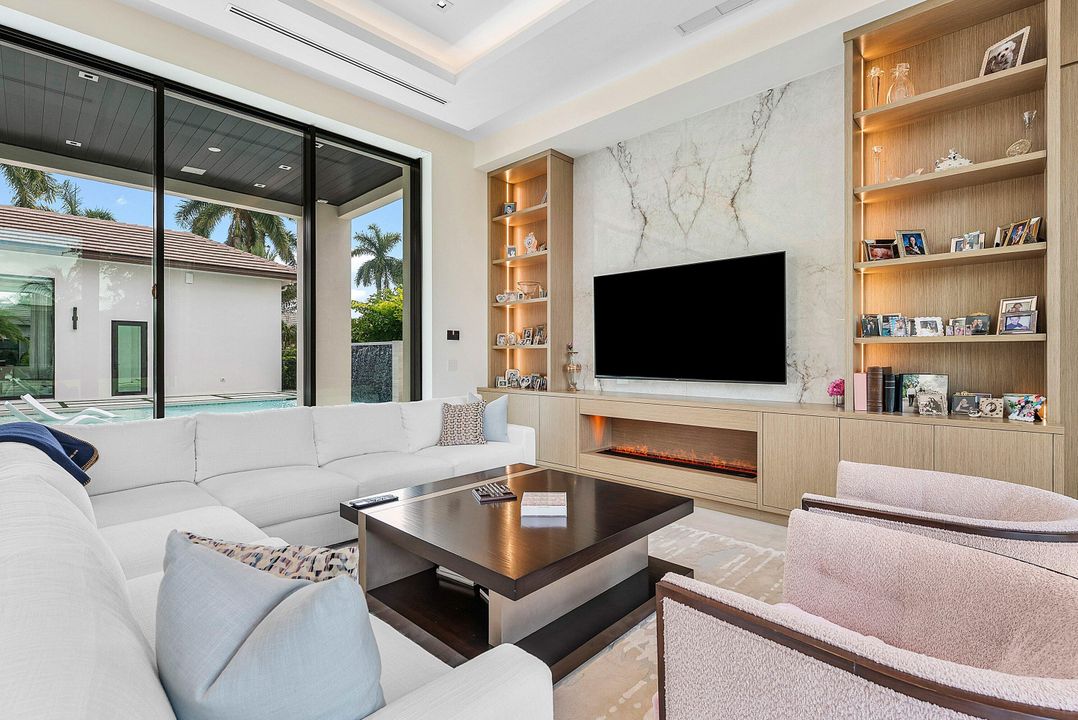 For Sale: $7,950,000 (4 beds, 5 baths, 5800 Square Feet)