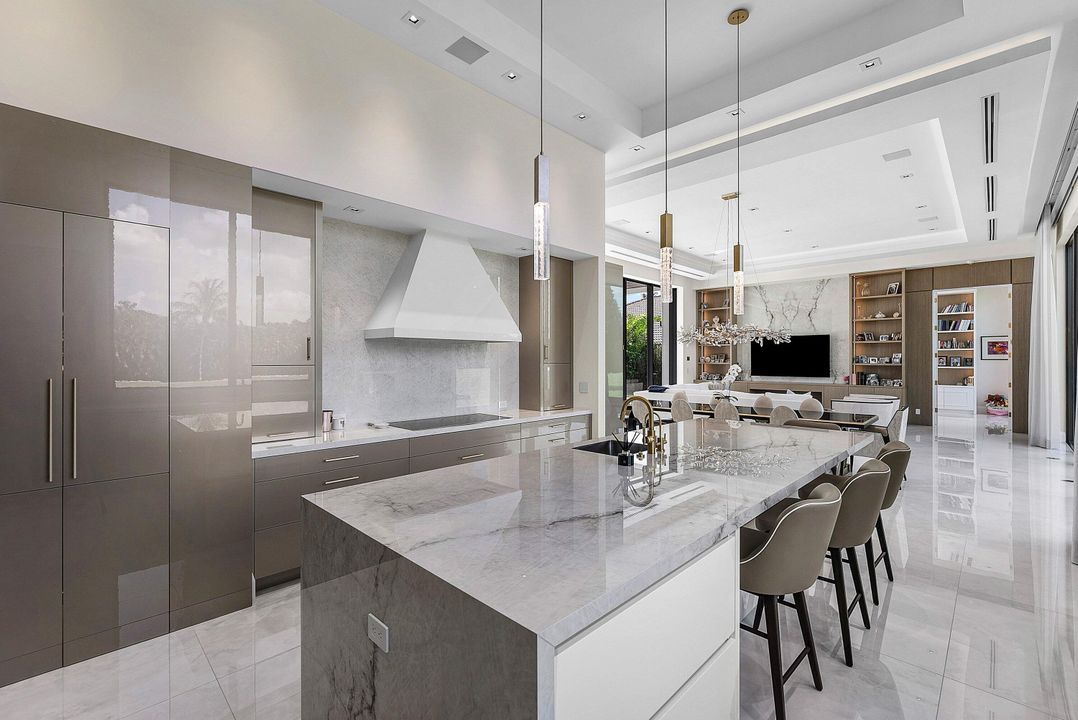 For Sale: $7,950,000 (4 beds, 5 baths, 5800 Square Feet)