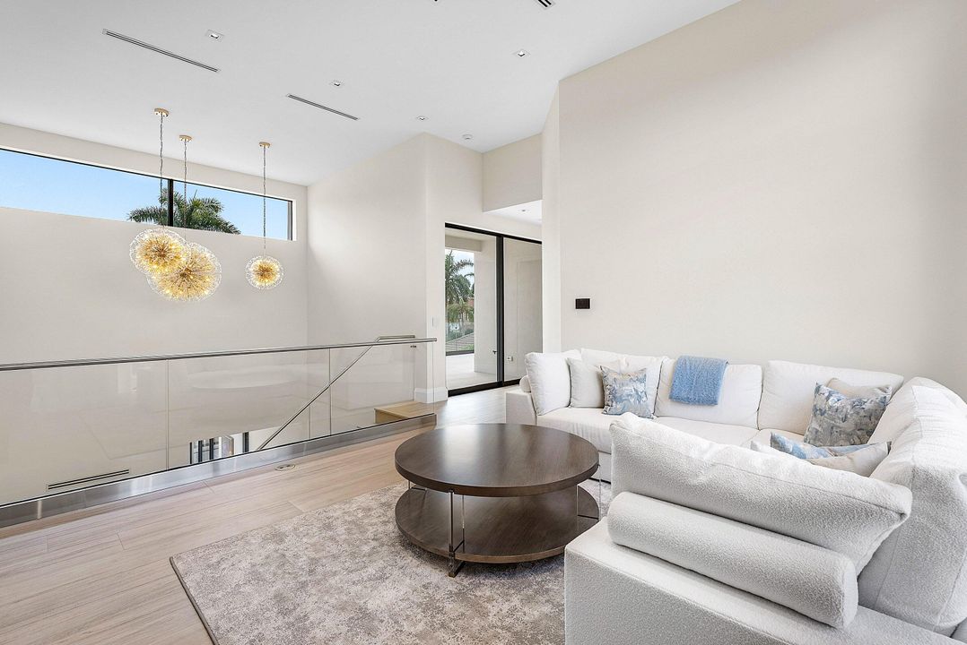 For Sale: $7,950,000 (4 beds, 5 baths, 5800 Square Feet)