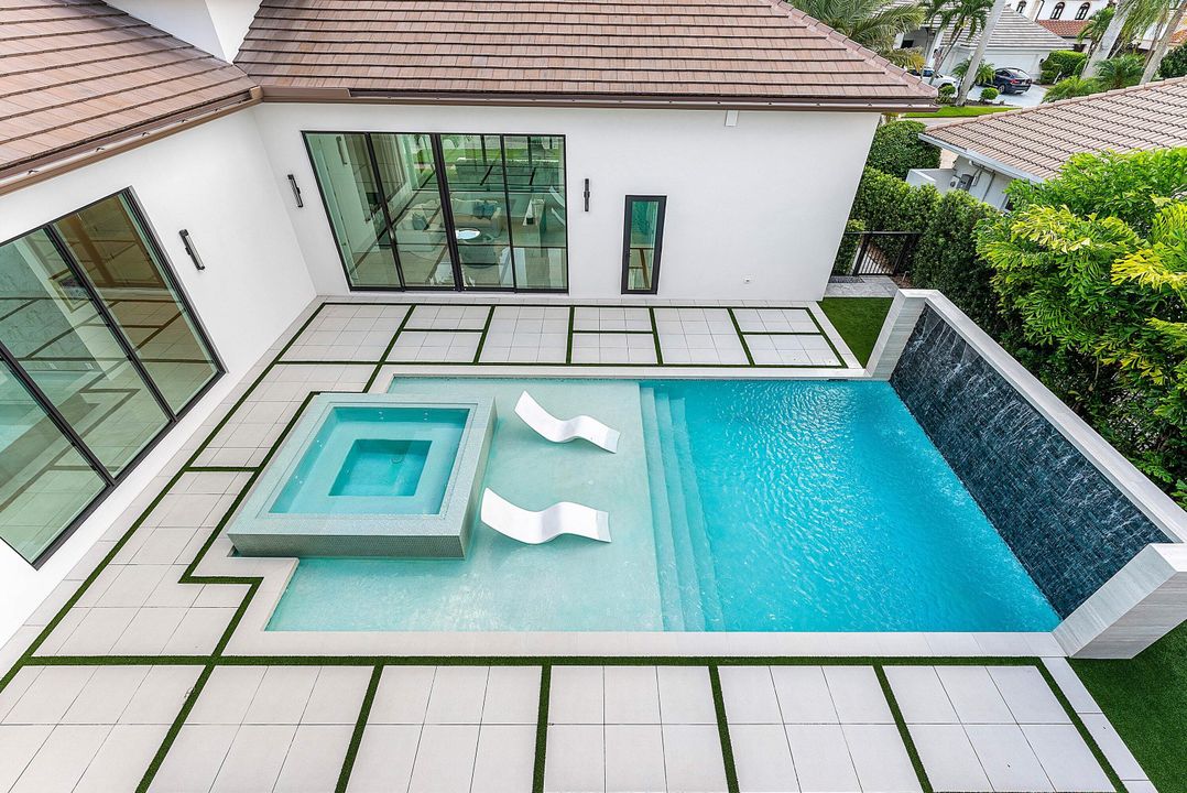 For Sale: $7,950,000 (4 beds, 5 baths, 5800 Square Feet)