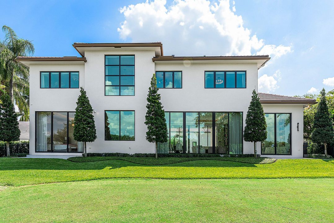 For Sale: $7,950,000 (4 beds, 5 baths, 5800 Square Feet)