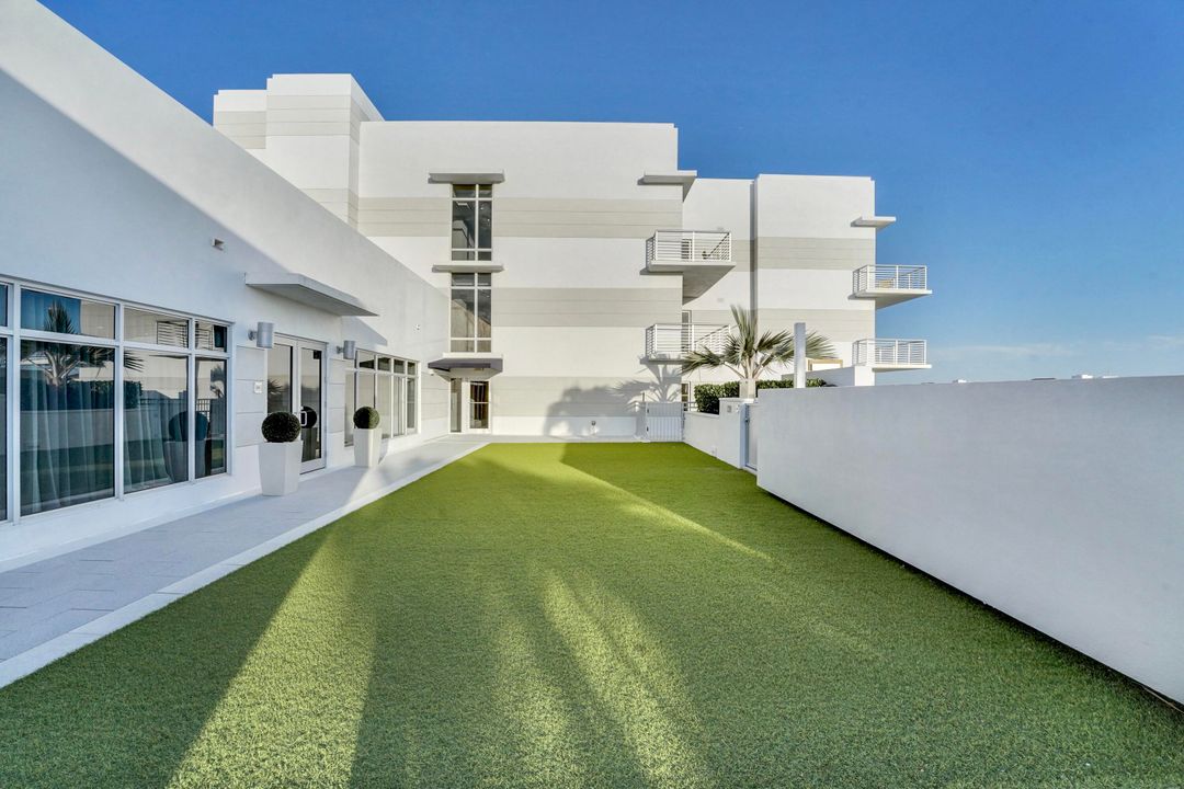 合同活跃: $8,500 (2 贝兹, 2 浴室, 1404 平方英尺)