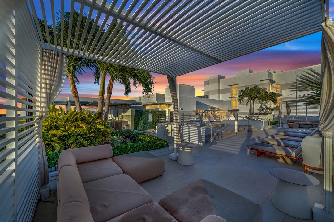 合同活跃: $8,500 (2 贝兹, 2 浴室, 1404 平方英尺)