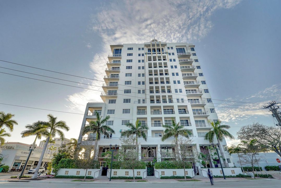 合同活跃: $8,500 (2 贝兹, 2 浴室, 1404 平方英尺)