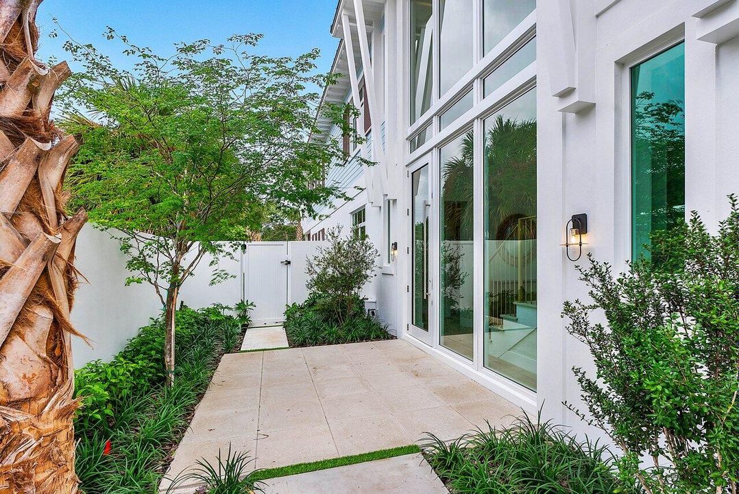 For Rent: $24,500 (3 beds, 3 baths, 3046 Square Feet)