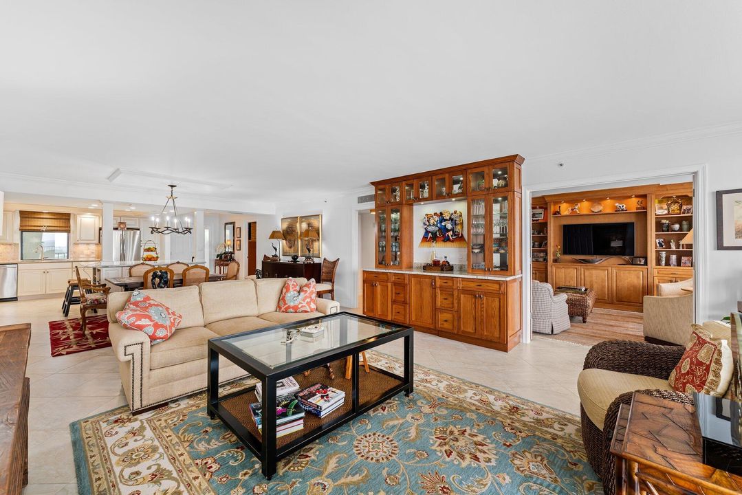 For Sale: $1,750,000 (3 beds, 2 baths, 1800 Square Feet)