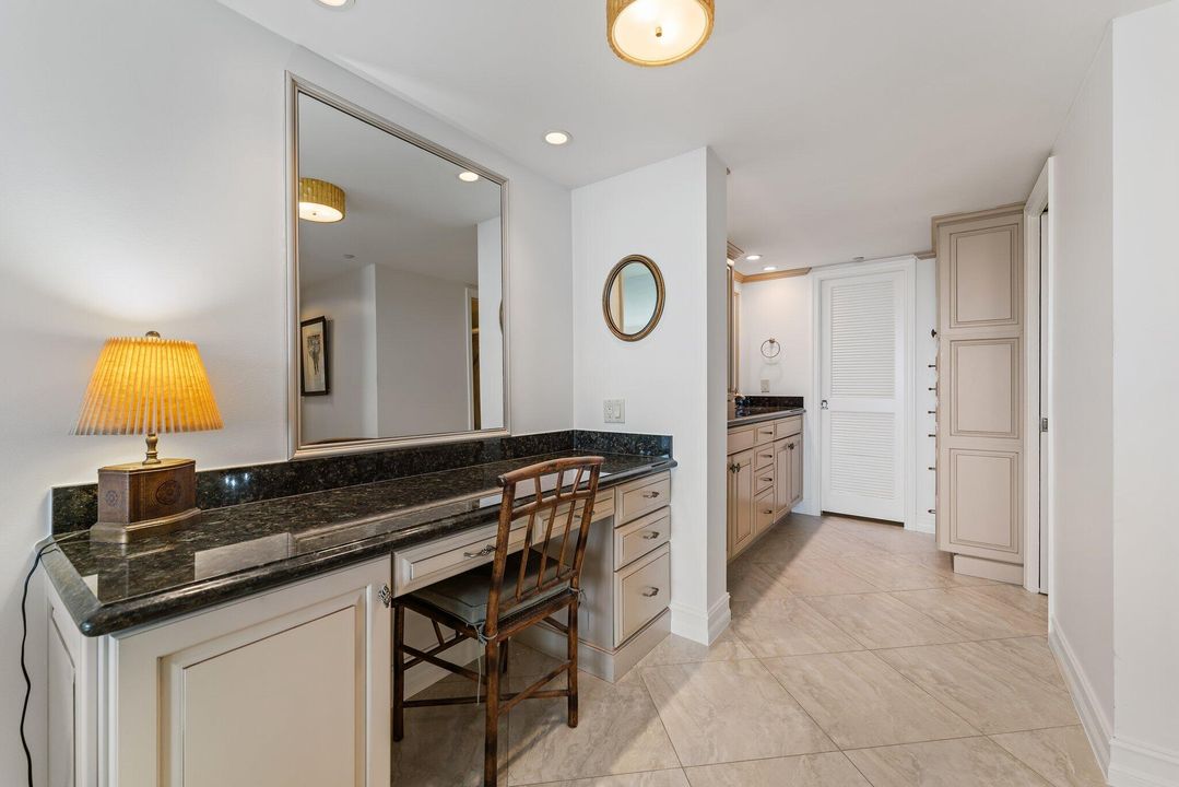 For Sale: $1,750,000 (3 beds, 2 baths, 1800 Square Feet)