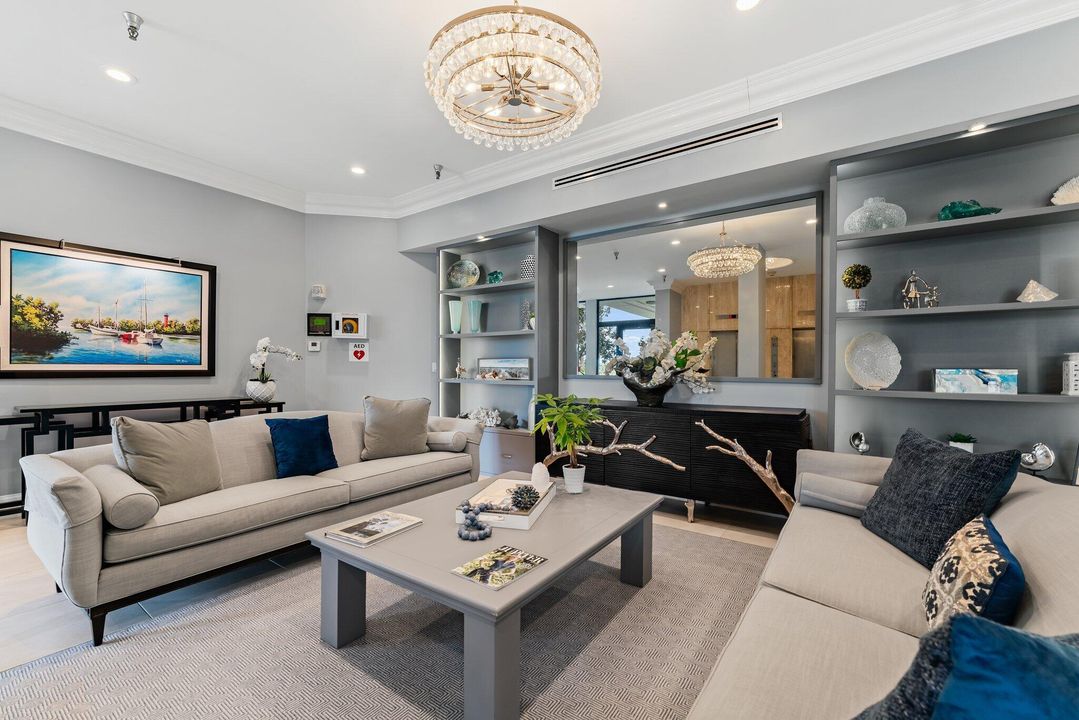 For Sale: $1,750,000 (3 beds, 2 baths, 1800 Square Feet)