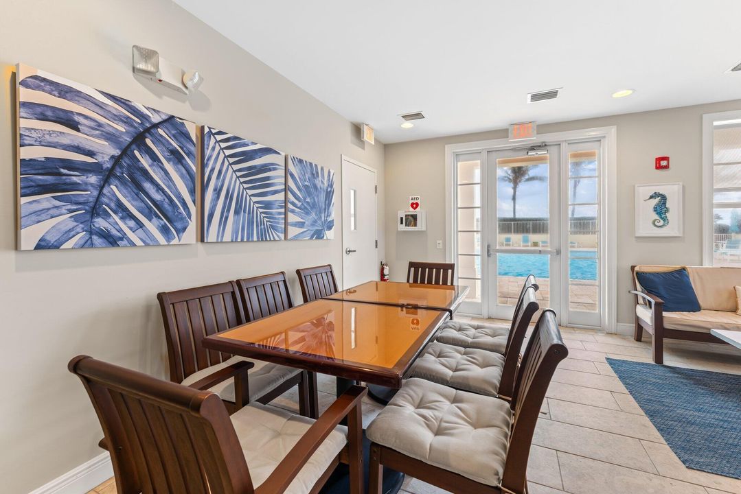 For Sale: $1,750,000 (3 beds, 2 baths, 1800 Square Feet)