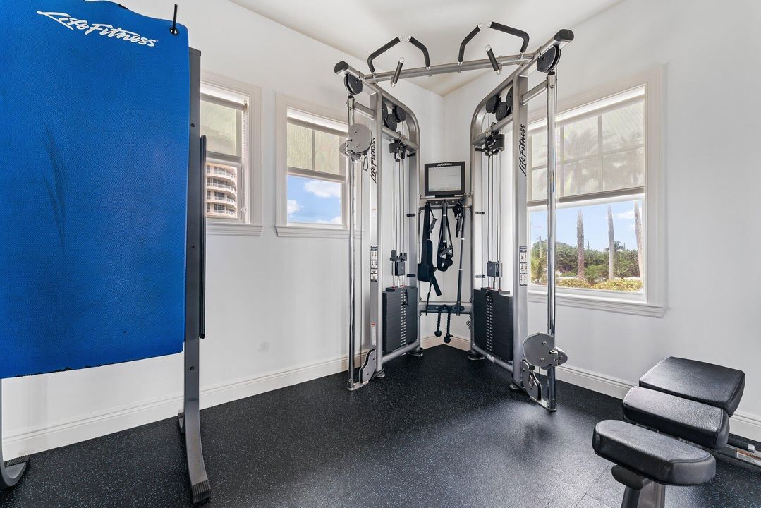 For Sale: $1,750,000 (3 beds, 2 baths, 1800 Square Feet)