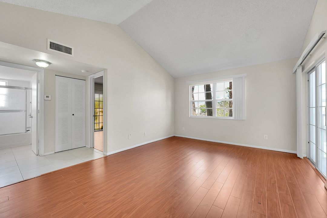 Activo con contrato: $160,000 (2 camas, 2 baños, 874 Pies cuadrados)