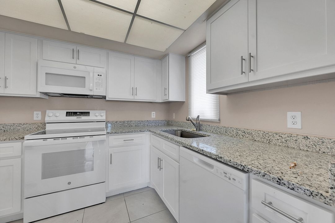 Activo con contrato: $160,000 (2 camas, 2 baños, 874 Pies cuadrados)