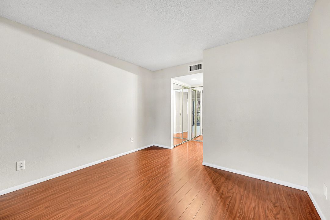 Activo con contrato: $160,000 (2 camas, 2 baños, 874 Pies cuadrados)