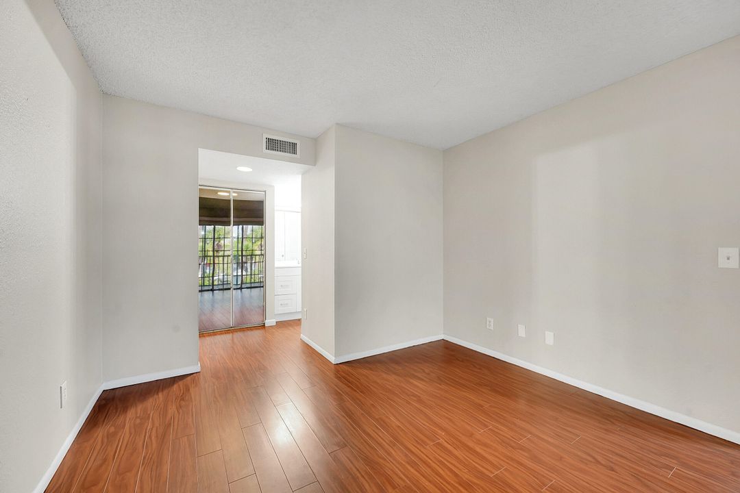 Activo con contrato: $160,000 (2 camas, 2 baños, 874 Pies cuadrados)