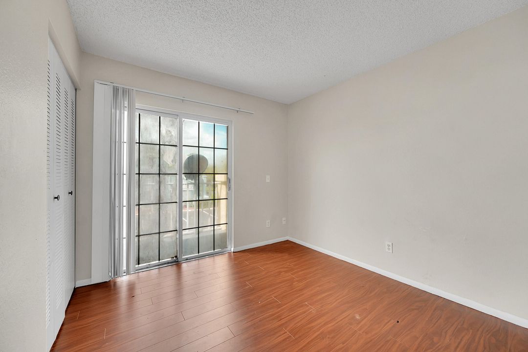 Activo con contrato: $160,000 (2 camas, 2 baños, 874 Pies cuadrados)