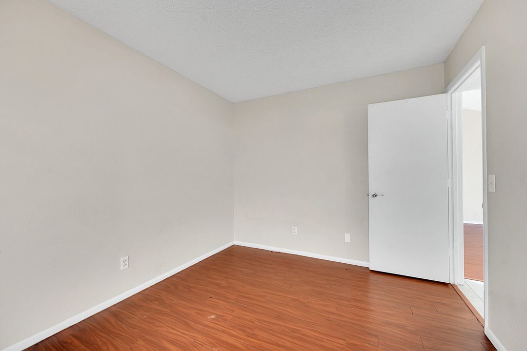 Activo con contrato: $160,000 (2 camas, 2 baños, 874 Pies cuadrados)