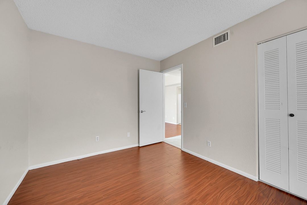 Activo con contrato: $160,000 (2 camas, 2 baños, 874 Pies cuadrados)