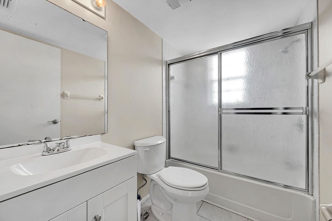 Activo con contrato: $160,000 (2 camas, 2 baños, 874 Pies cuadrados)