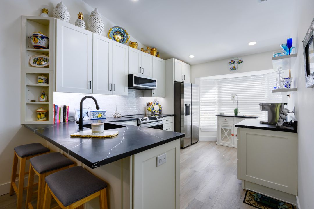 For Sale: $396,500 (2 beds, 2 baths, 1299 Square Feet)