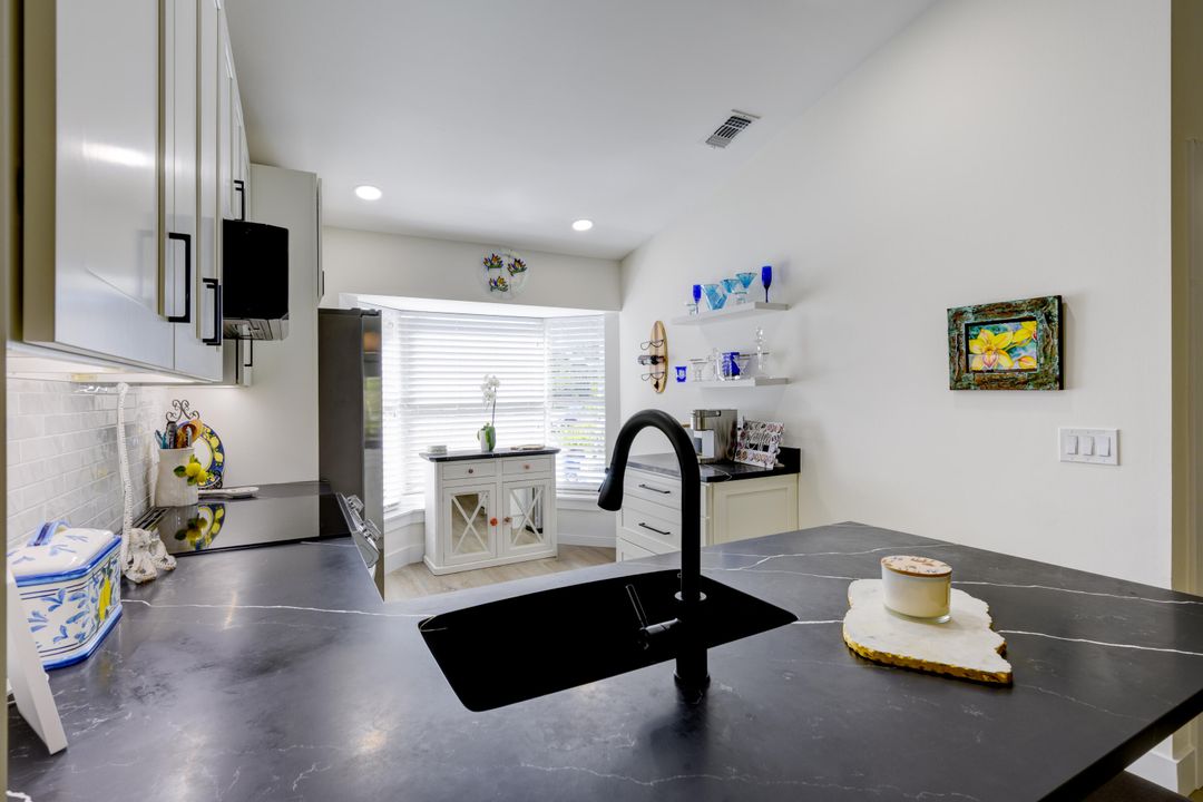 For Sale: $396,500 (2 beds, 2 baths, 1299 Square Feet)