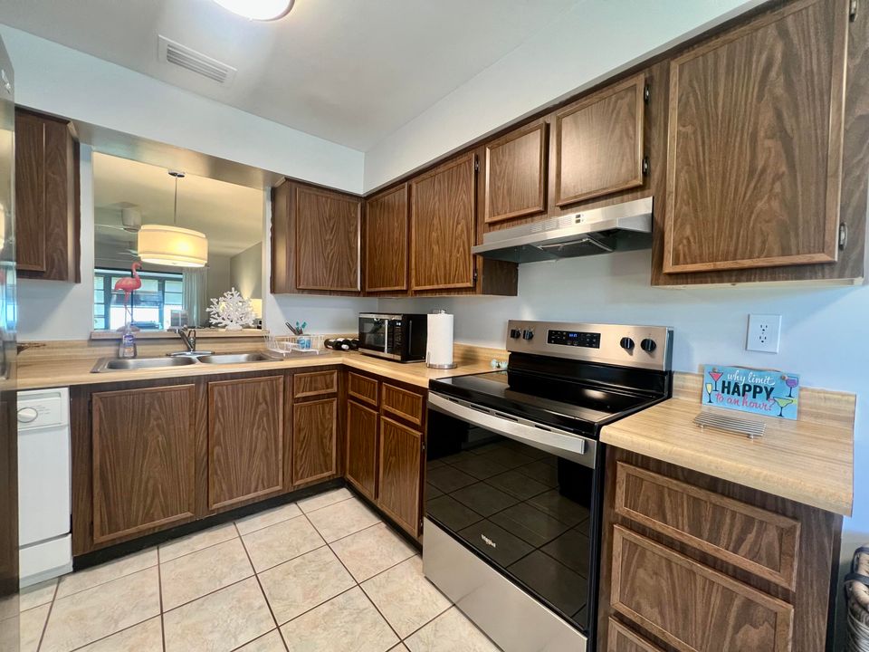 Activo con contrato: $165,000 (2 camas, 2 baños, 1078 Pies cuadrados)