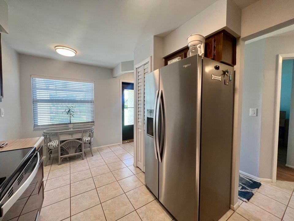 Activo con contrato: $165,000 (2 camas, 2 baños, 1078 Pies cuadrados)