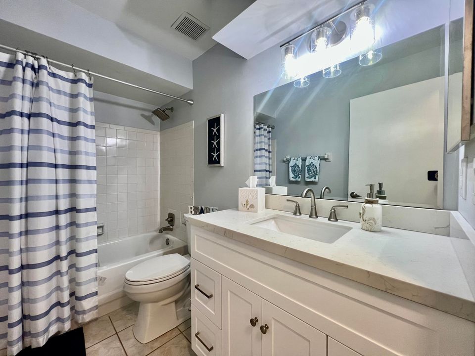 Activo con contrato: $165,000 (2 camas, 2 baños, 1078 Pies cuadrados)