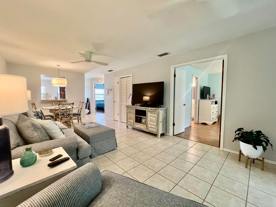 Activo con contrato: $165,000 (2 camas, 2 baños, 1078 Pies cuadrados)