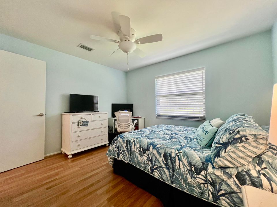 Activo con contrato: $165,000 (2 camas, 2 baños, 1078 Pies cuadrados)