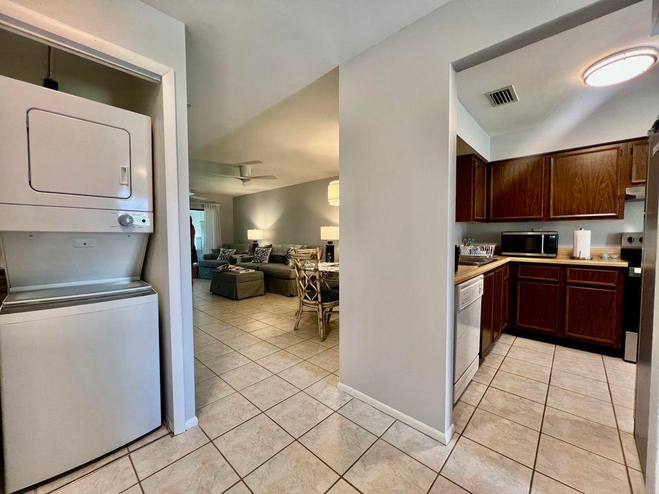 Activo con contrato: $165,000 (2 camas, 2 baños, 1078 Pies cuadrados)