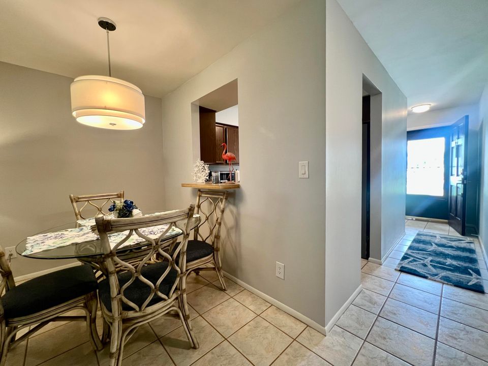 Activo con contrato: $165,000 (2 camas, 2 baños, 1078 Pies cuadrados)