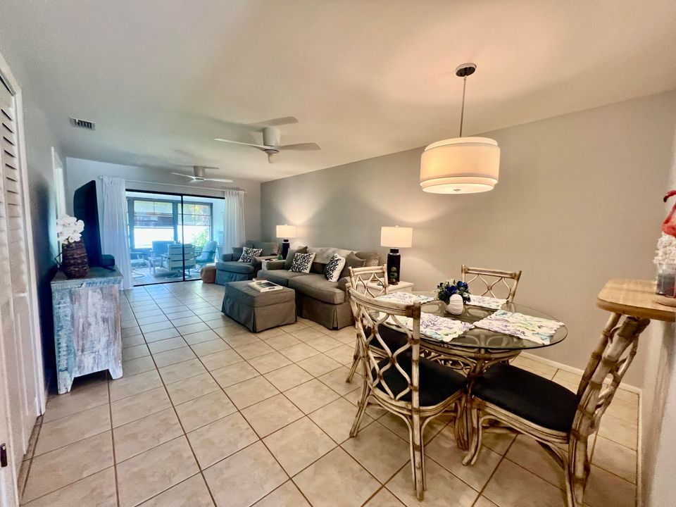 Activo con contrato: $165,000 (2 camas, 2 baños, 1078 Pies cuadrados)