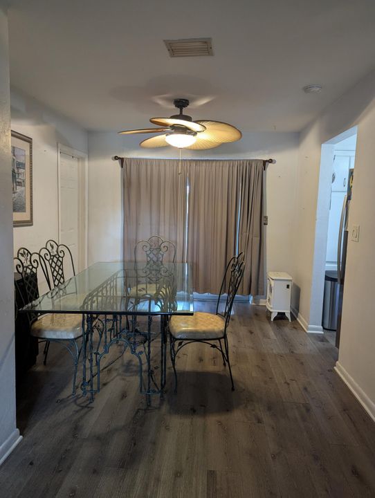 Под контрактом: $415,000 (3 спален, 2 ванн, 1144 Квадратных фут)