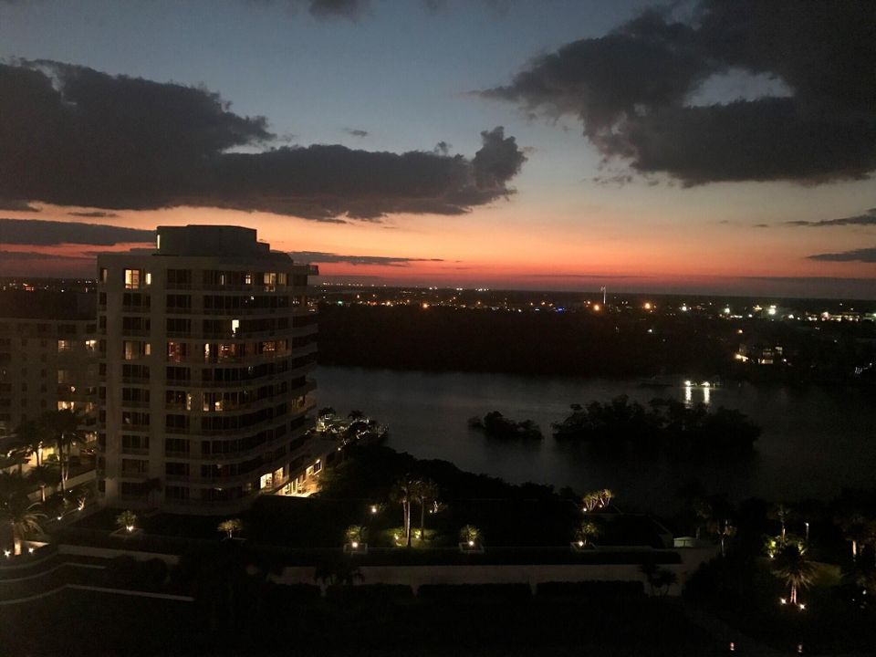 For Sale: $1,750,000 (3 beds, 2 baths, 1800 Square Feet)