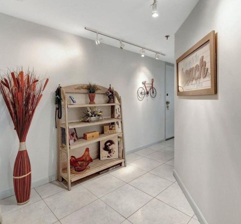 For Rent: $2,800 (2 beds, 2 baths, 1239 Square Feet)