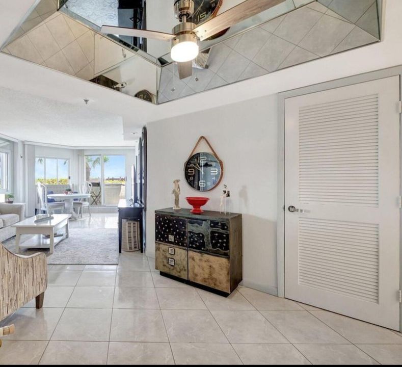 For Rent: $2,800 (2 beds, 2 baths, 1239 Square Feet)